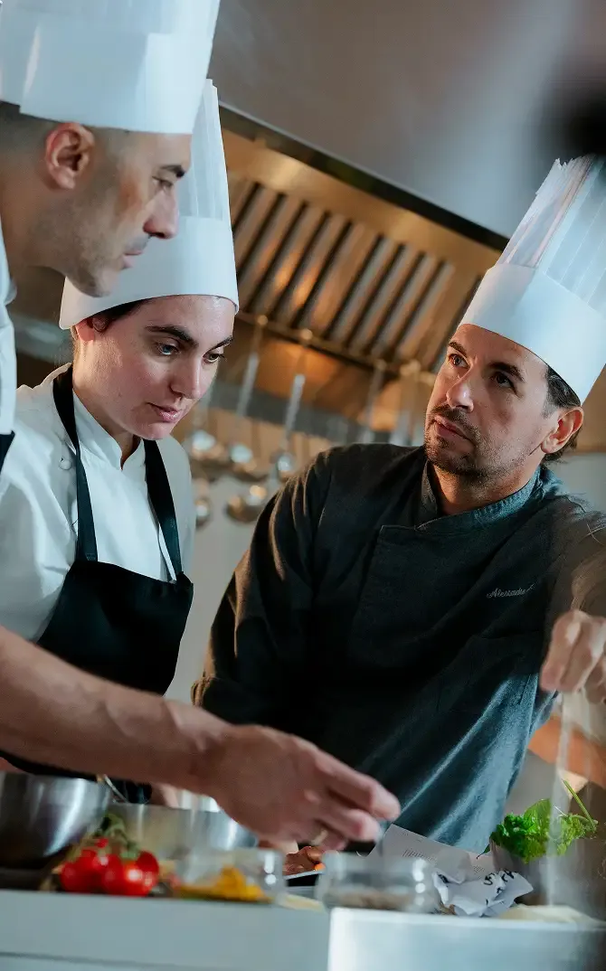 Ho.Re.Camp è pensata per formare le figure chiave della ristorazione e dell'accoglienza alberghiera con percorsi altamente specializzati.