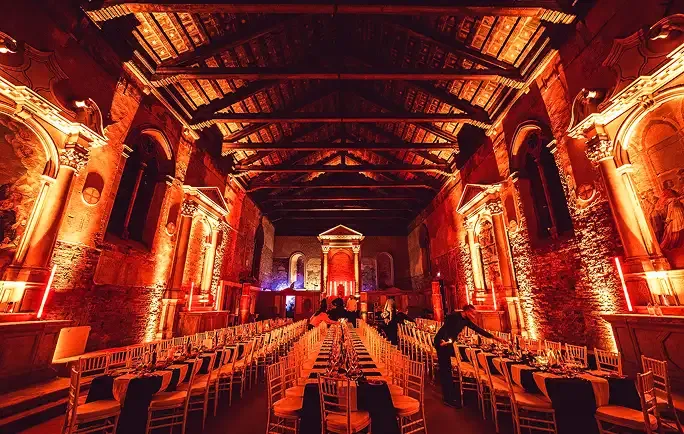 L’esclusività di un’esperienza veneta, unica nel suo genere. La proposta nasce dalla sinergia tra Baessato e Caffè Pedrocchi.\n\nVenetian Catering nasce per rispondere alla crescente domanda del territorio veneto, dove Fedegroup è da anni molto presente e in continua espansione.\n\nDall’incontro tra due eccellenze – Caffè Pedrocchi e Baessato – prende vita un progetto di catering che unisce tradizione, qualità e innovazione, diventando rapidamente un punto di riferimento per clienti privati, aziende ed eventi locali.\n\nUn servizio che valorizza il territorio, portando esperienze culinarie su misura e sempre più apprezzate.